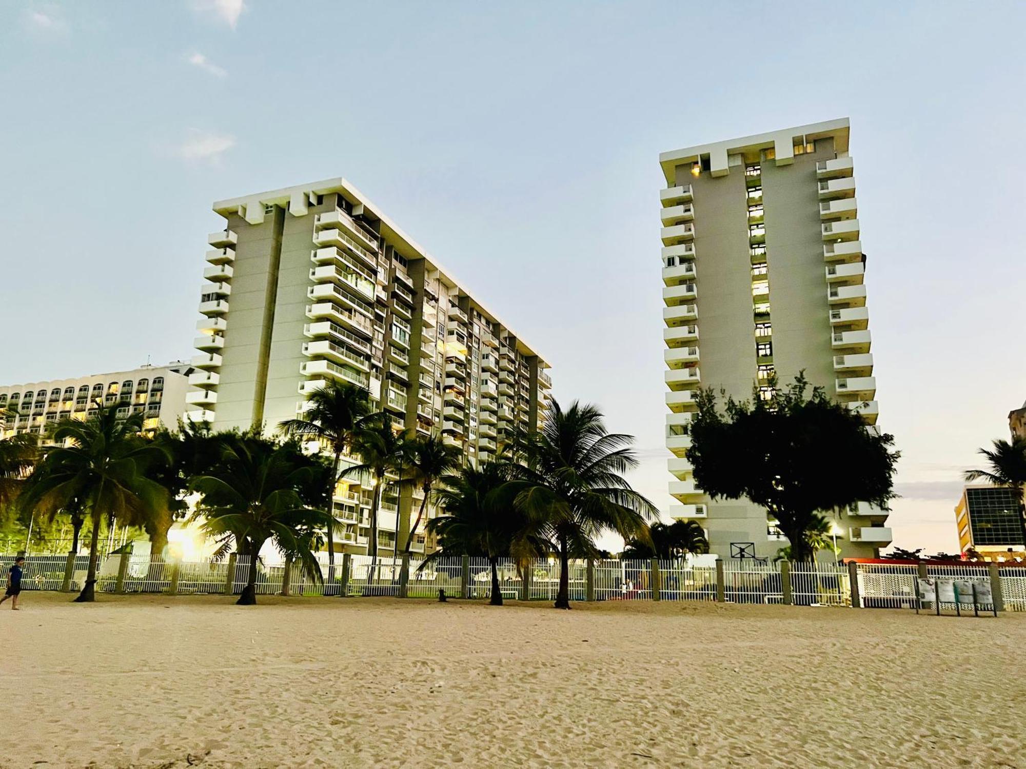 Ocean View Apt On Isla Verde In A 14Th Floor サンジョアン エクステリア 写真