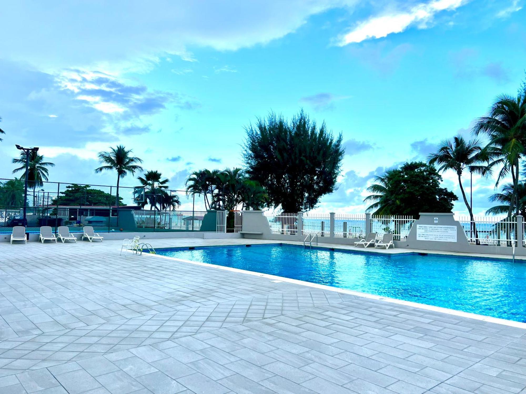 Ocean View Apt On Isla Verde In A 14Th Floor サンジョアン エクステリア 写真