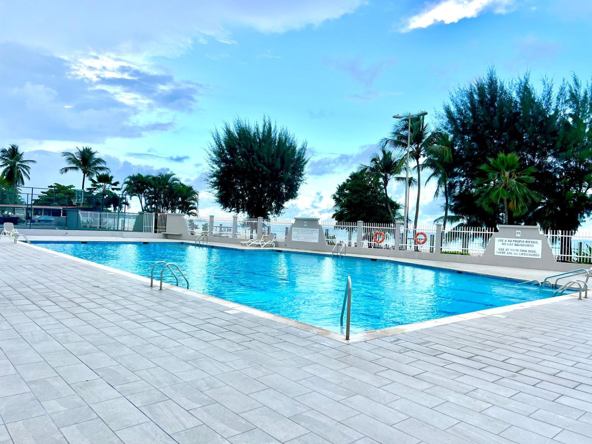 Ocean View Apt On Isla Verde In A 14Th Floor サンジョアン エクステリア 写真