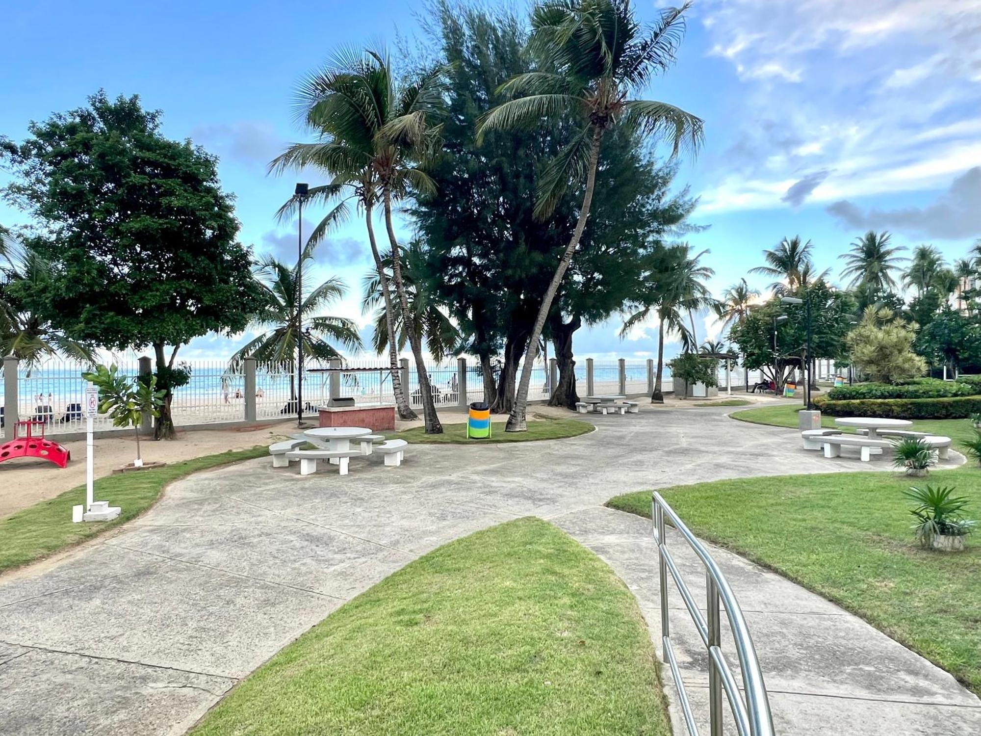 Ocean View Apt On Isla Verde In A 14Th Floor サンジョアン エクステリア 写真